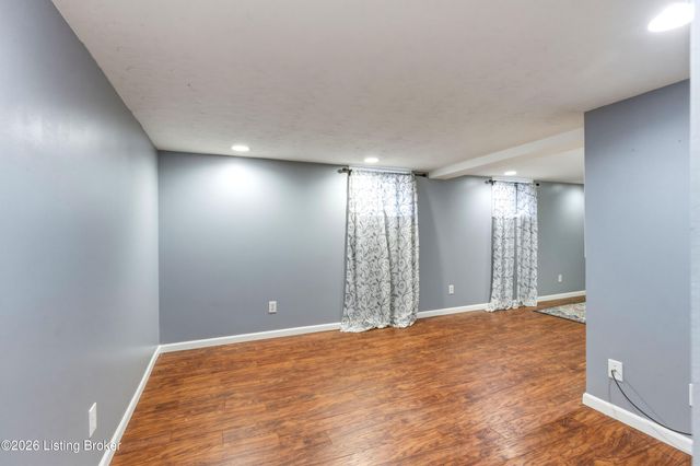 3923 Grandview Ave, Louisville, KY 40207