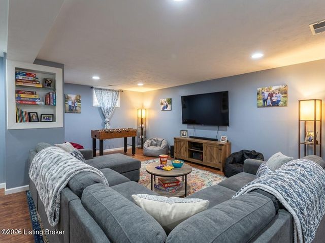 3923 Grandview Ave, Louisville, KY 40207