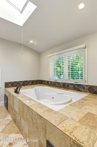 3923 Grandview Ave, Louisville, KY 40207