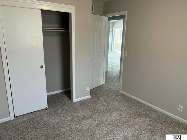 5108 S 162 Avenue, Omaha, NE 68135