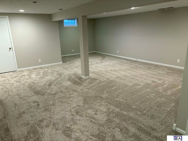 5108 S 162 Avenue, Omaha, NE 68135