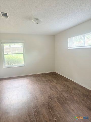 653 Rock Street, New Braunfels, TX 78130