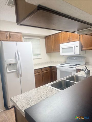 653 Rock Street, New Braunfels, TX 78130