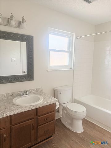 653 Rock Street, New Braunfels, TX 78130
