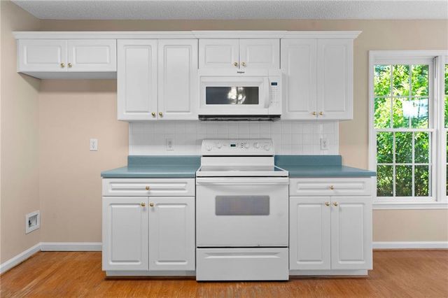 12 Lamplighter Cove NW, Cartersville, GA 30120
