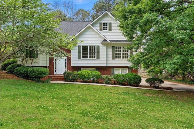 12 Lamplighter Cove NW, Cartersville, GA 30120