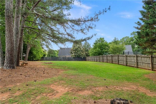 12 Lamplighter Cove NW, Cartersville, GA 30120