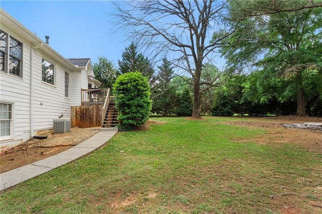 12 Lamplighter Cove NW, Cartersville, GA 30120