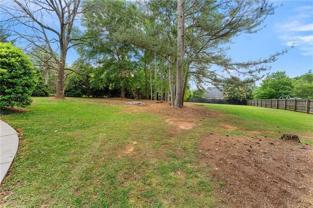 12 Lamplighter Cove NW, Cartersville, GA 30120