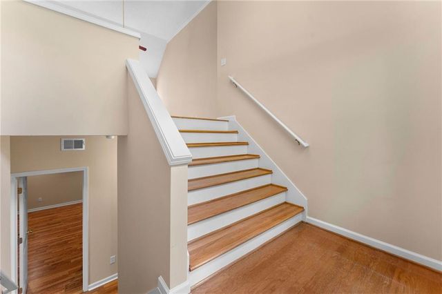 12 Lamplighter Cove NW, Cartersville, GA 30120