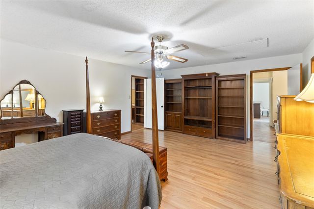 232 Laurel Street, Lake Jackson, TX 77566