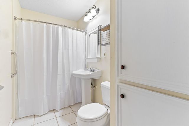 232 Laurel Street, Lake Jackson, TX 77566