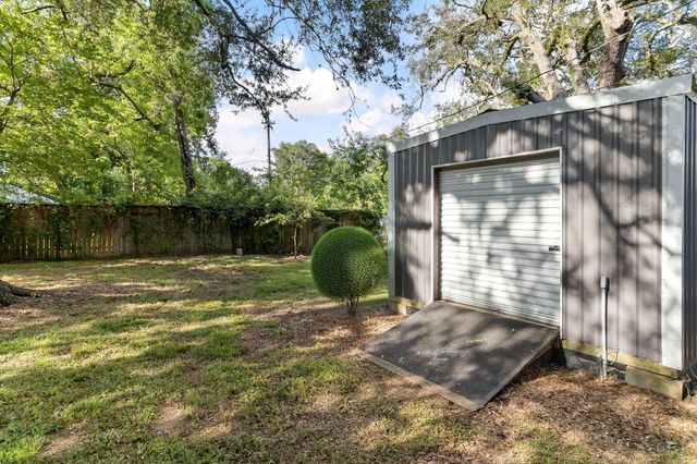 232 Laurel Street, Lake Jackson, TX 77566