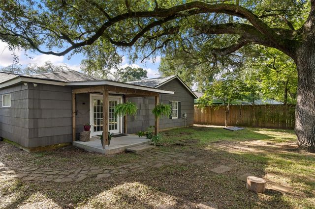 232 Laurel Street, Lake Jackson, TX 77566