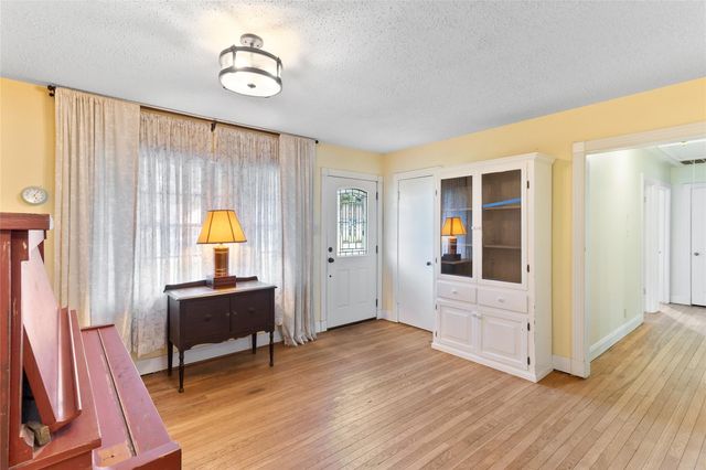 232 Laurel Street, Lake Jackson, TX 77566