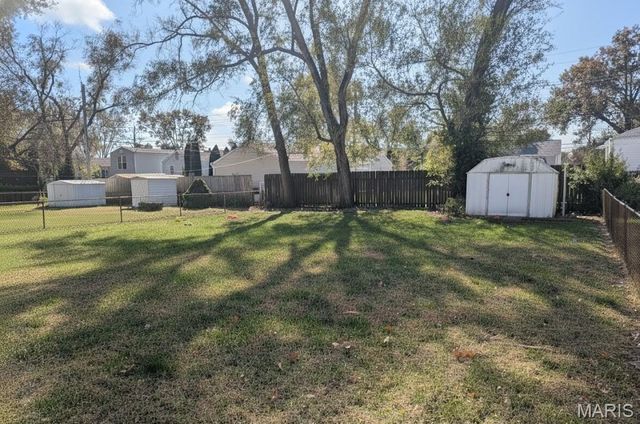 830 Loekes Drive, Florissant, MO 63031