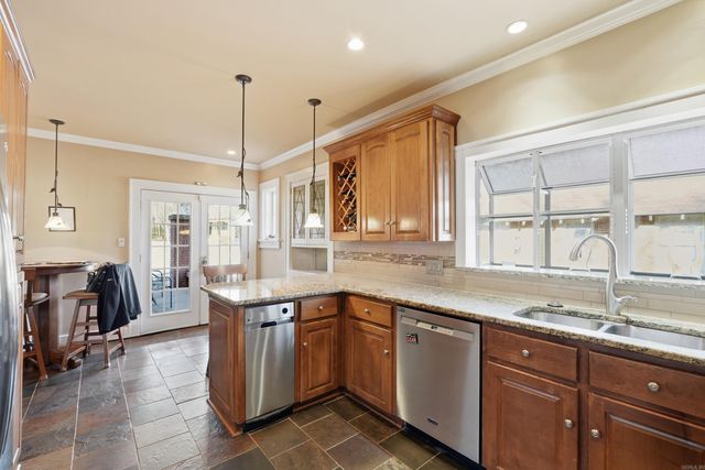 3221 W Markham Street, Little Rock, AR 72205