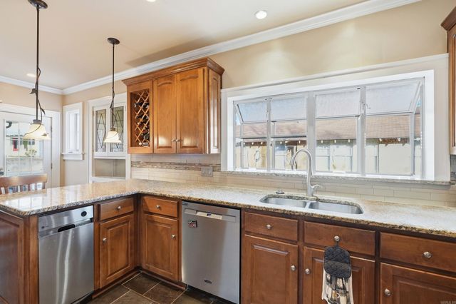 3221 W Markham Street, Little Rock, AR 72205