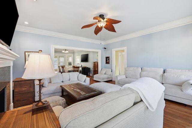 3221 W Markham Street, Little Rock, AR 72205