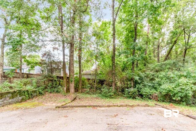 5913 Antoine Road, Mobile, AL 36693