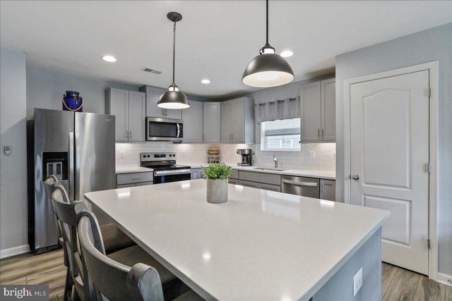 154 STAGER AVE, Falling Waters, WV 25419