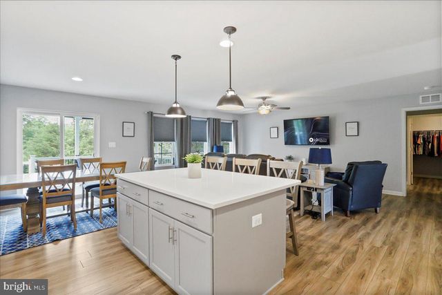 154 STAGER AVE, Falling Waters, WV 25419