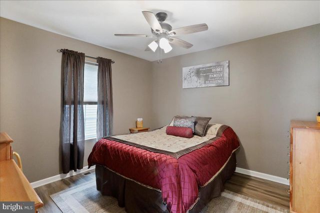 154 STAGER AVE, Falling Waters, WV 25419