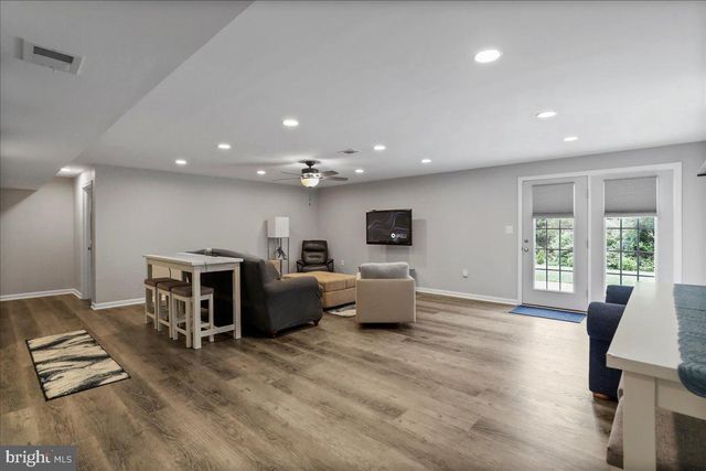 154 STAGER AVE, Falling Waters, WV 25419