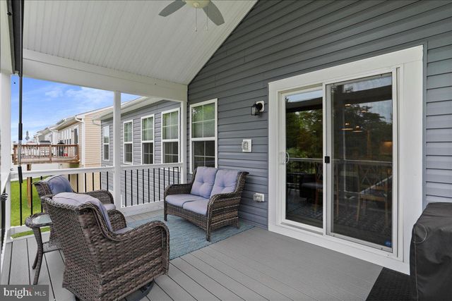 154 STAGER AVE, Falling Waters, WV 25419