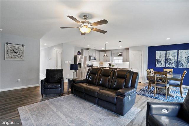 154 STAGER AVE, Falling Waters, WV 25419