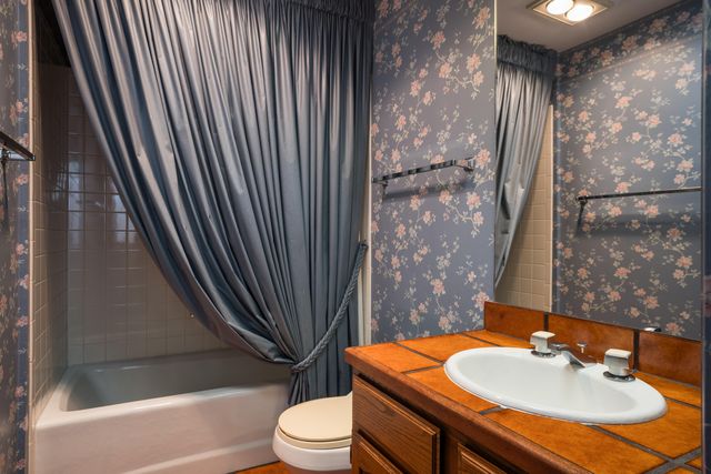 1509 Plaza Encantada NW, Albuquerque, NM 87107