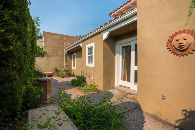 1509 Plaza Encantada NW, Albuquerque, NM 87107