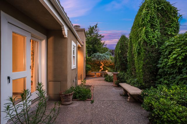 1509 Plaza Encantada NW, Albuquerque, NM 87107