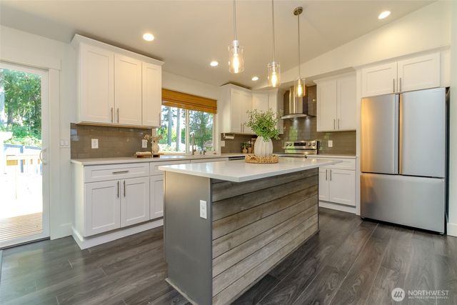 6109 50 St Court W, University Place, WA 98467