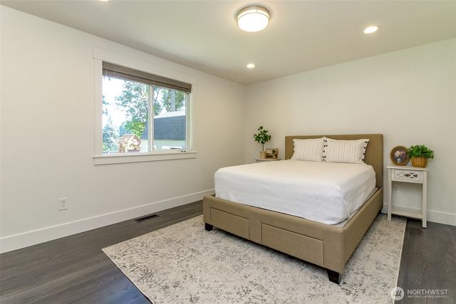 6109 50 St Court W, University Place, WA 98467