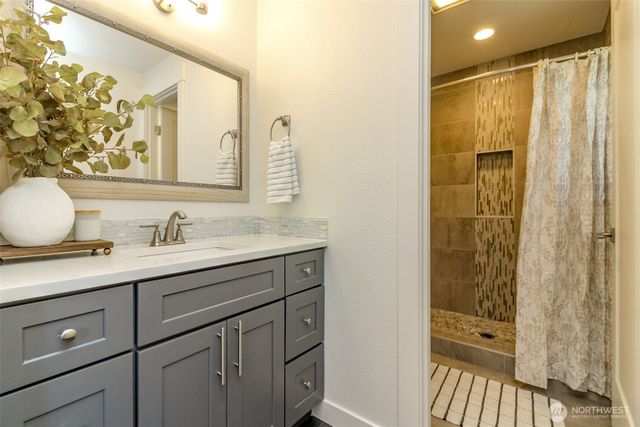 6109 50 St Court W, University Place, WA 98467