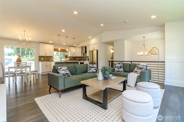 6109 50 St Court W, University Place, WA 98467