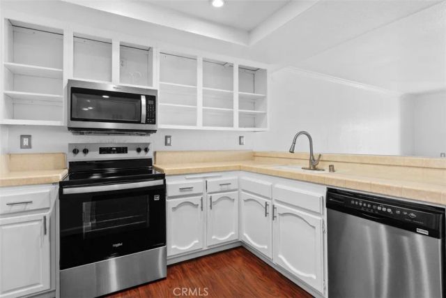 7215 Apricot, Irvine, CA 92618