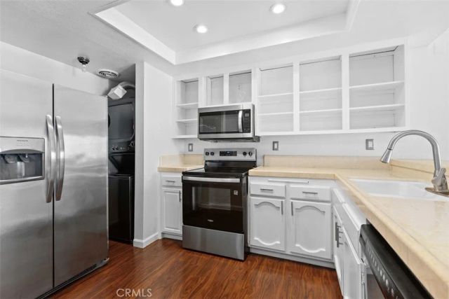 7215 Apricot, Irvine, CA 92618