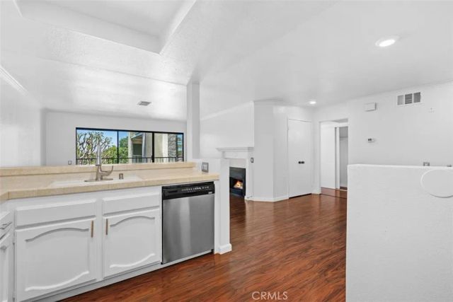 7215 Apricot, Irvine, CA 92618