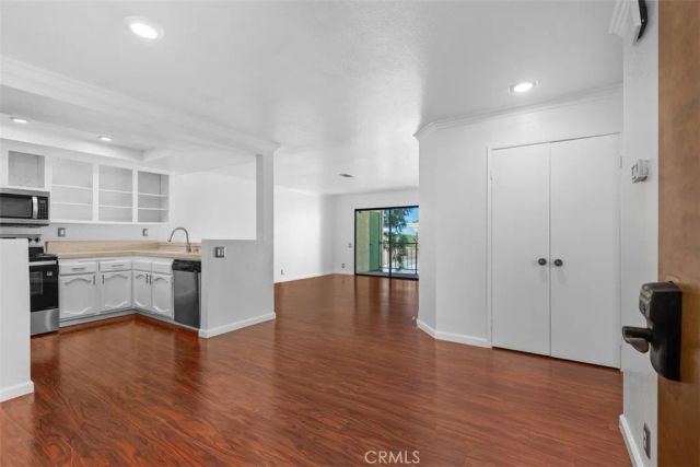 7215 Apricot, Irvine, CA 92618