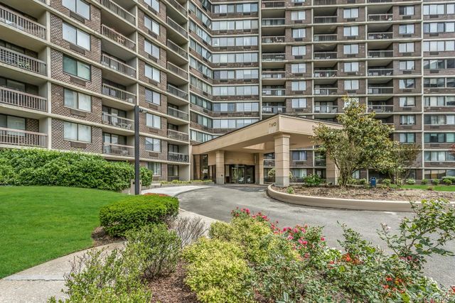 2 Bay Club 11 F, Bayside, NY 11360