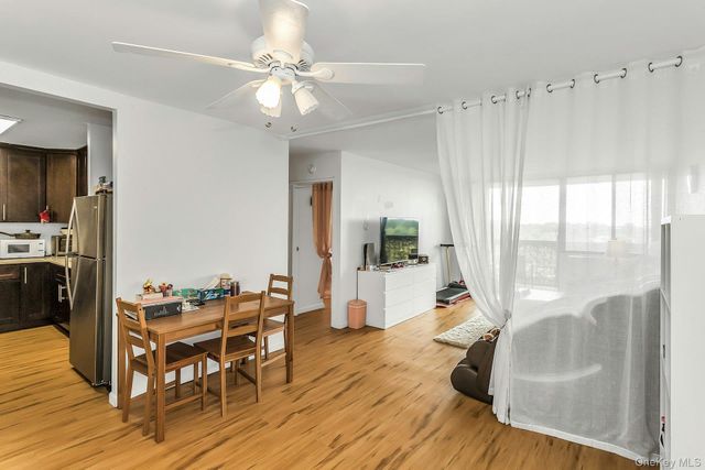 2 Bay Club 11 F, Bayside, NY 11360