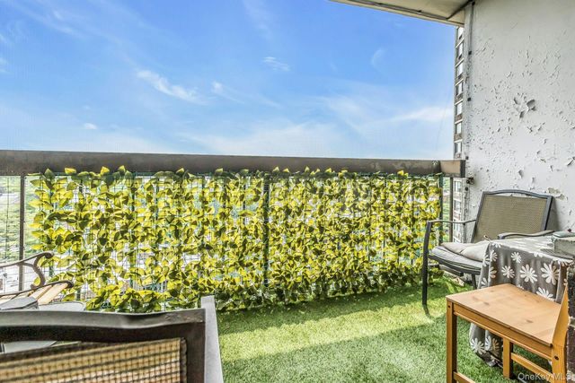 2 Bay Club 11 F, Bayside, NY 11360