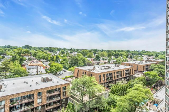 2 Bay Club 11 F, Bayside, NY 11360