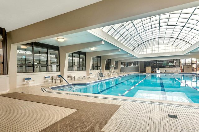 2 Bay Club 11 F, Bayside, NY 11360