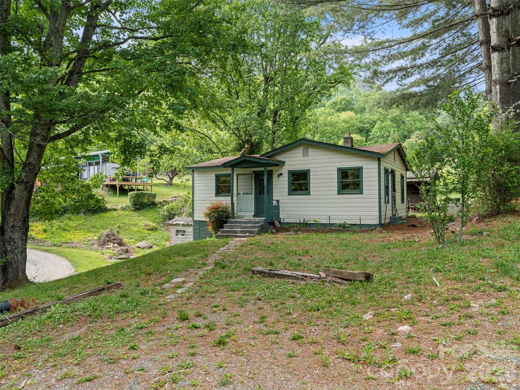 1669 Fisher Creek Road, Sylva, NC 28779