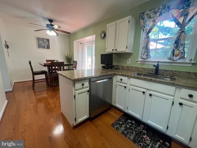19 APPLEGRATH CT, Germantown, MD 20876