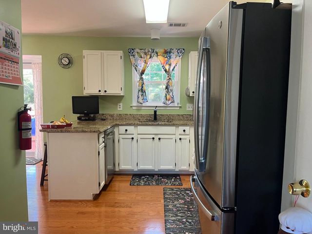19 APPLEGRATH CT, Germantown, MD 20876