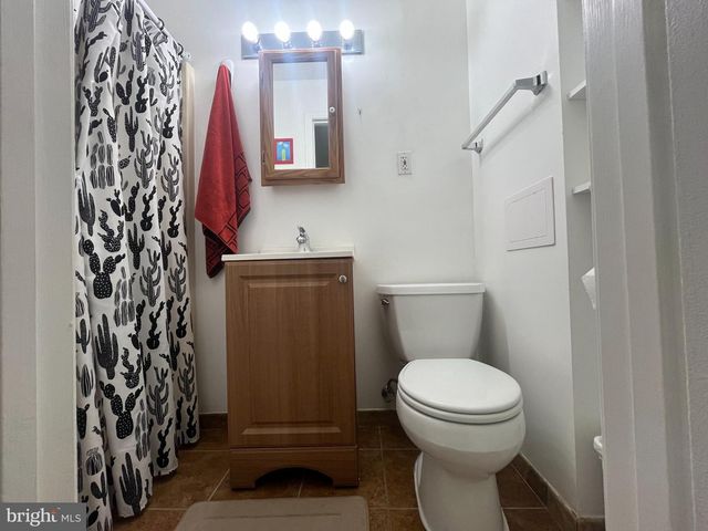 19 APPLEGRATH CT, Germantown, MD 20876